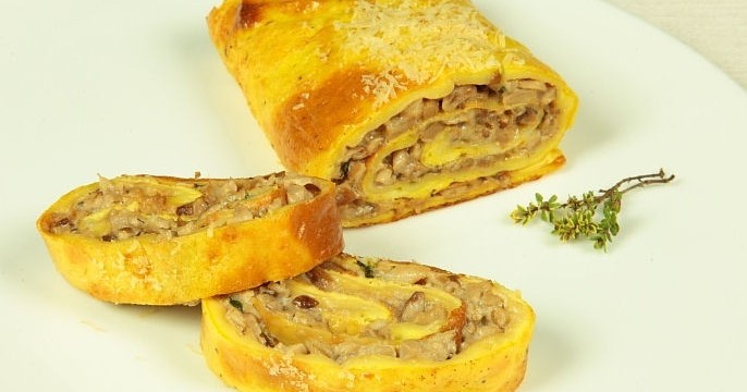 Rotolo di frittata con i funghi